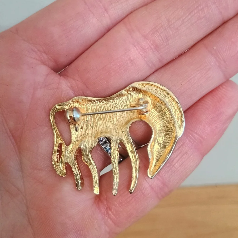 Vintage Unsigned Gold Tone Zebra Brooch Pin Modernist